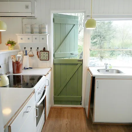 Summer House With Cozy Garden Near The Feriehus