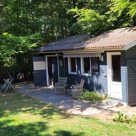 Feriehus Summer House With Cozy Garden Near The