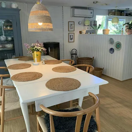 Casa vacanze Summer House With Cozy Garden Near The *